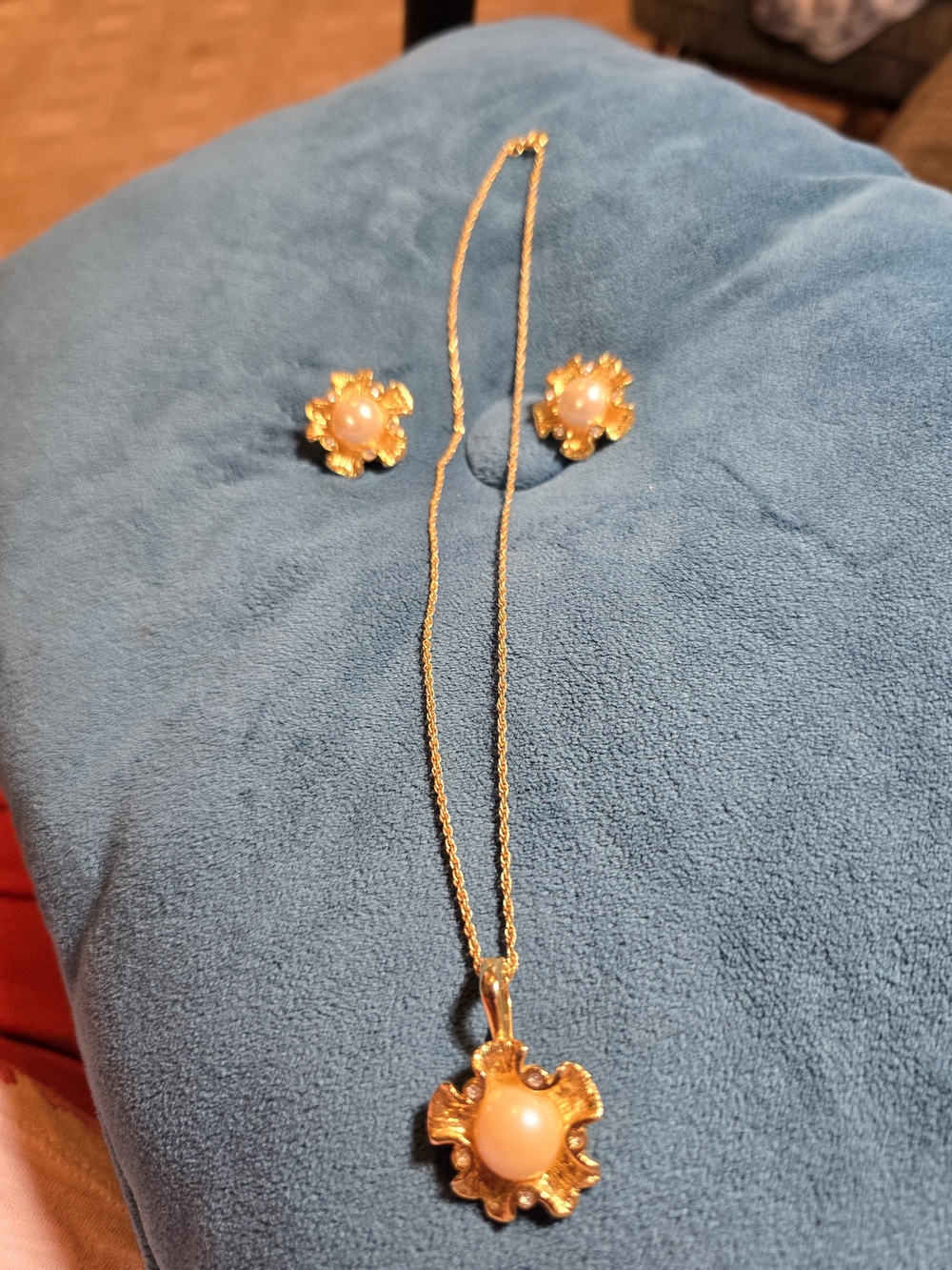 Gold-Tone Golden Pearl Flower Pendant Necklace and Clip On Earrings Set